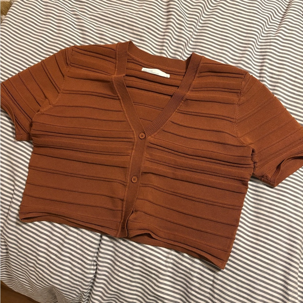 Oak + Fort Ribbed Brown V-Neck Button-Up Top. Cropped